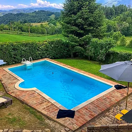 Hotel Scenic Hideaway With Pool Amandola