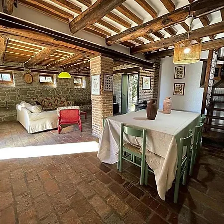 Scenic Hideaway With Pool 3* Amandola