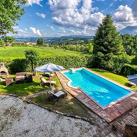 Scenic Hideaway With Pool
