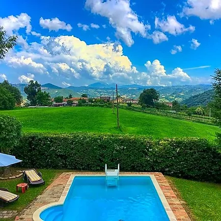Scenic Hideaway With Pool Hotel